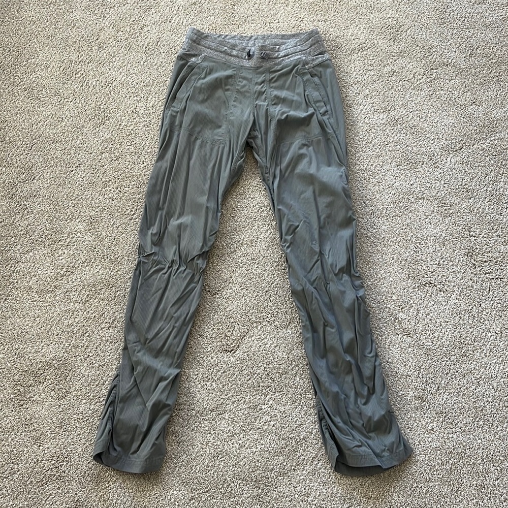 Ivivva grey athletic sweatpants